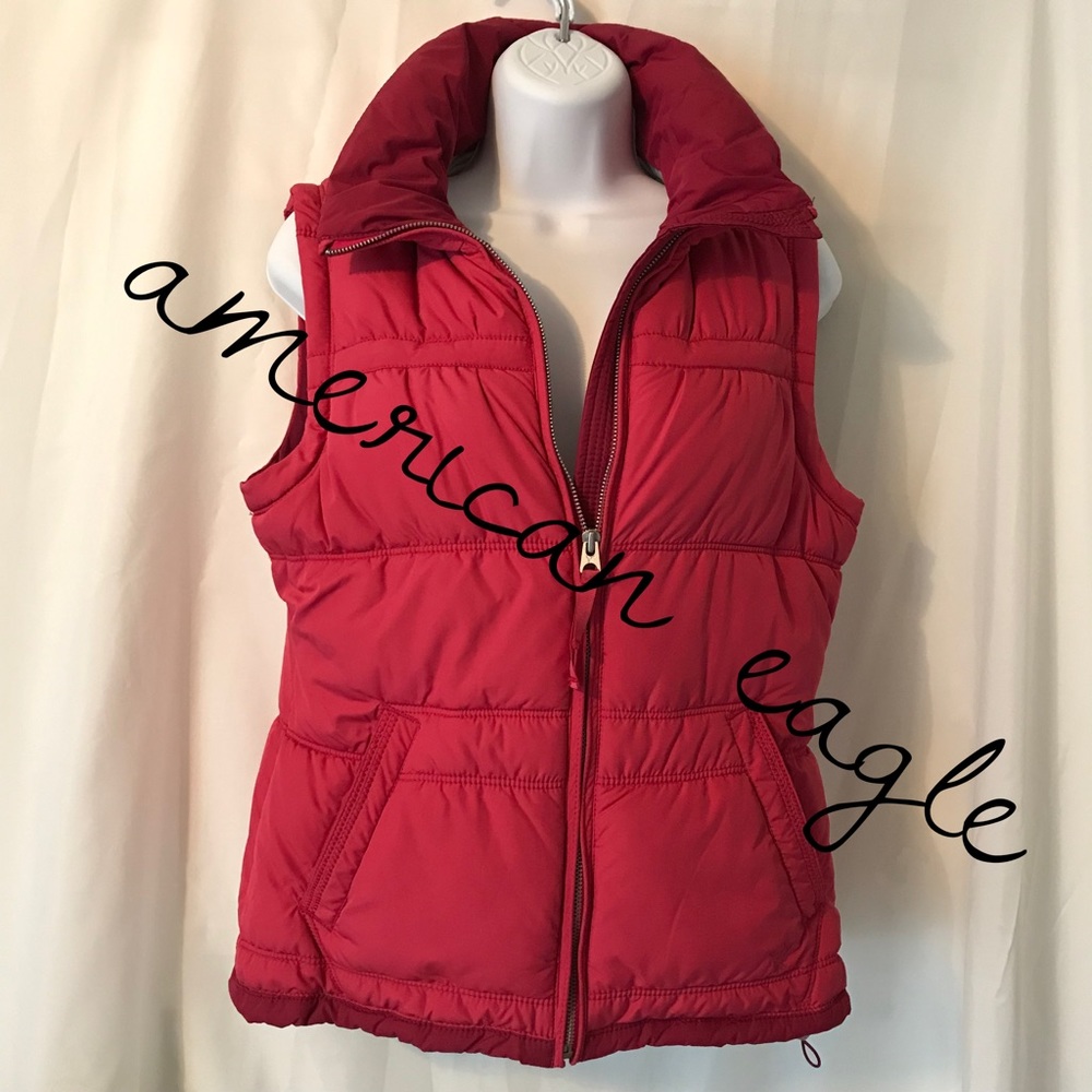 American Eagle Cranberry Red Puffer Vest w Pockets